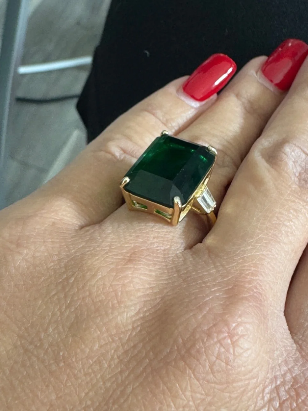 Green Statement Fashion Gold Tone Ring- Size 9